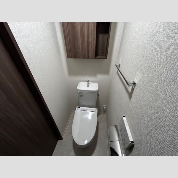 トイレ (温水洗浄暖房便座)