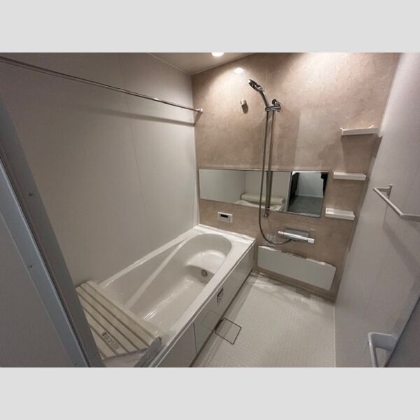 バス (追い焚き給湯機能付き浴室)