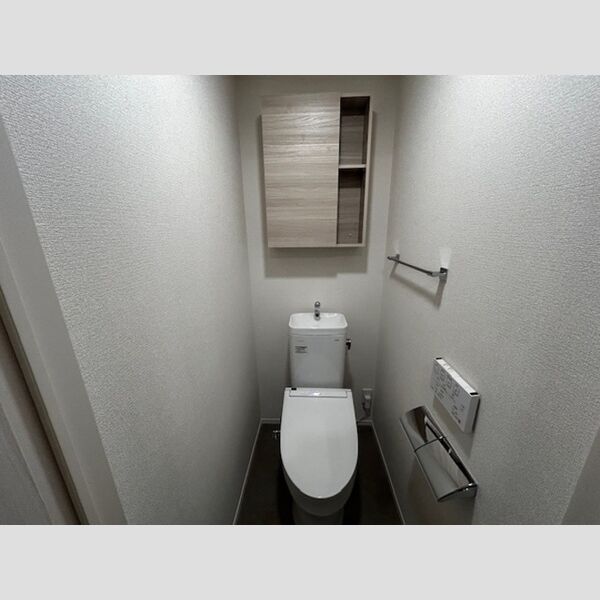 トイレ (温水洗浄暖房便座)