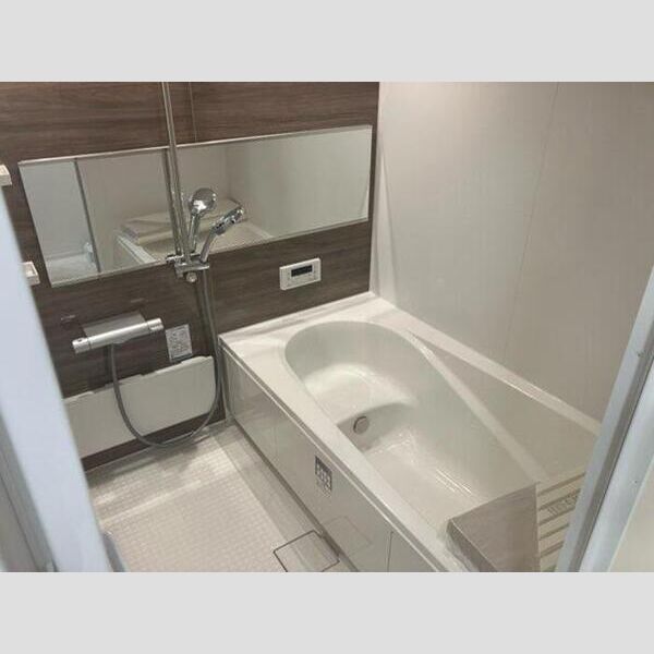 バス (追い焚き給湯機能付き浴室)