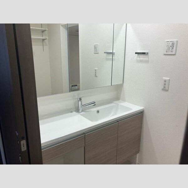 洗面所 (洗髪洗面化粧台)