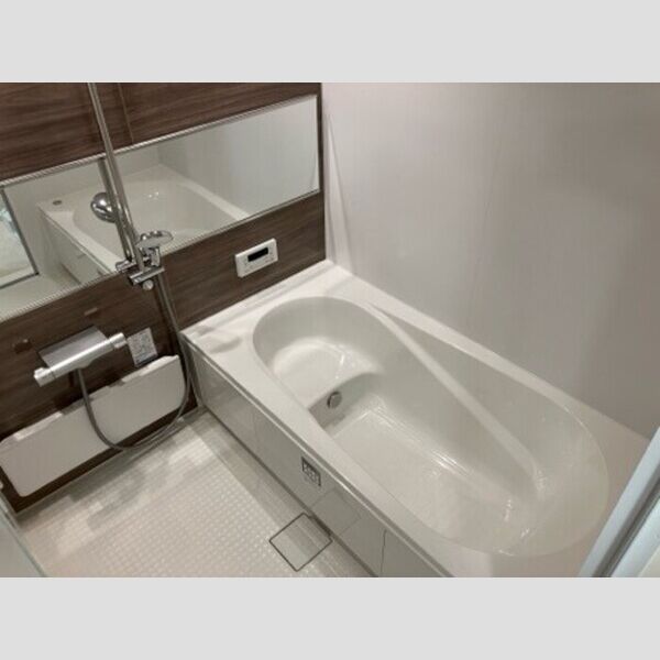 バス (追い焚き給湯機能付き浴室)