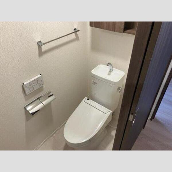 トイレ (温水洗浄暖房便座)