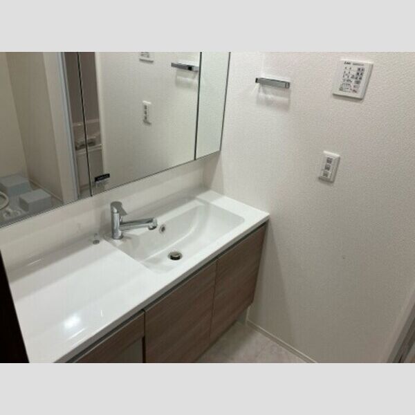 洗面所 (洗髪洗面化粧台)