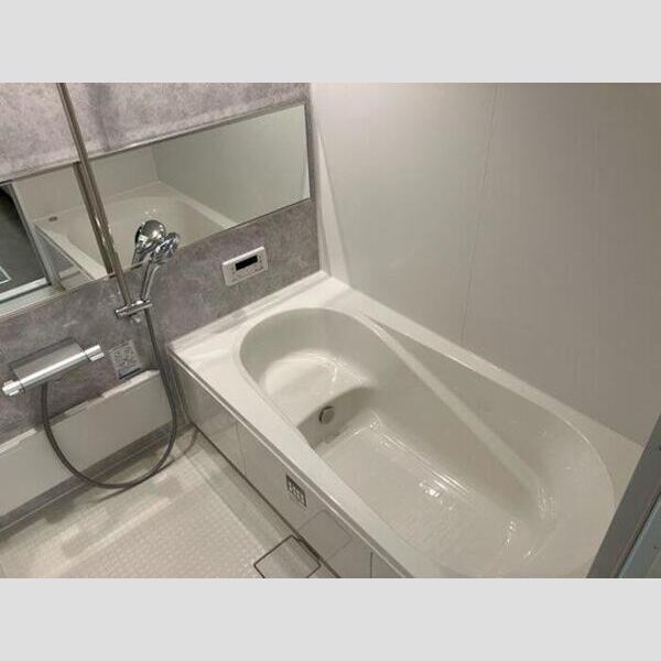 バス (追い焚き給湯機能付き浴室)