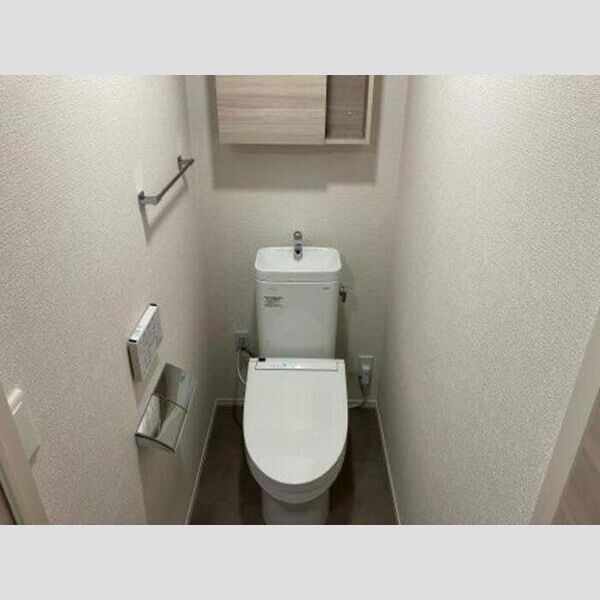 トイレ (温水洗浄暖房便座)