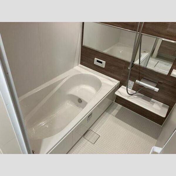 バス (追い焚き給湯機能付き浴室)