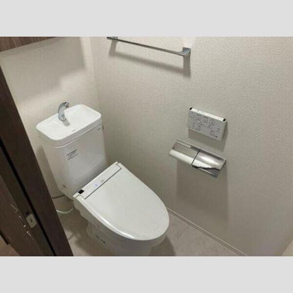 トイレ (温水洗浄暖房便座)