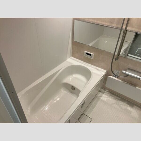 バス (追い焚き給湯機能付き浴室)