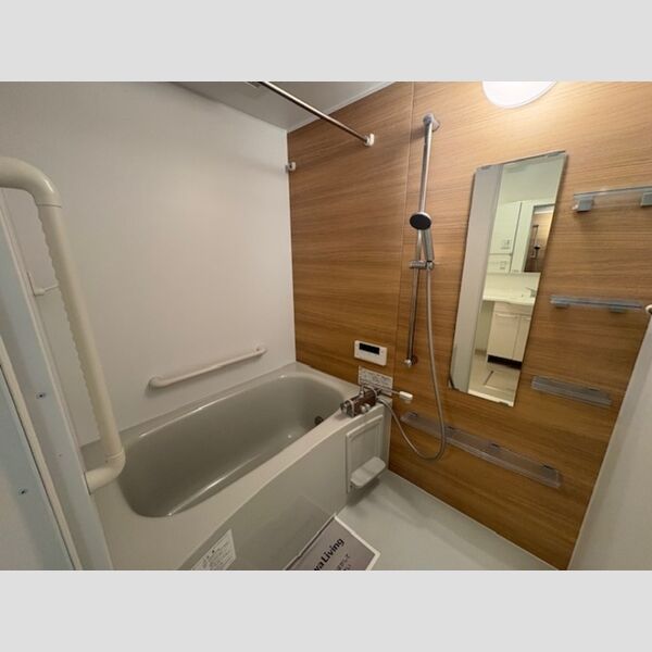 バス (追い焚き機能付き浴室)