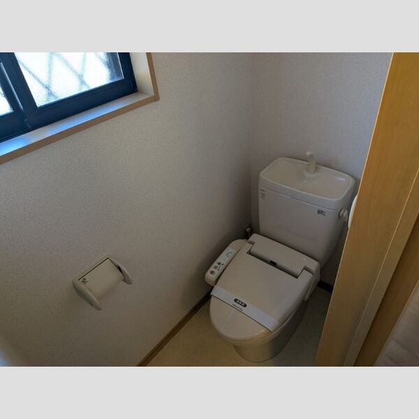 トイレ (トイレ)