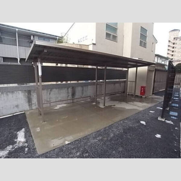 その他 (屋根つき駐輪場)