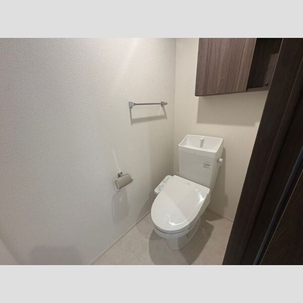 トイレ (温水洗浄暖房便座)