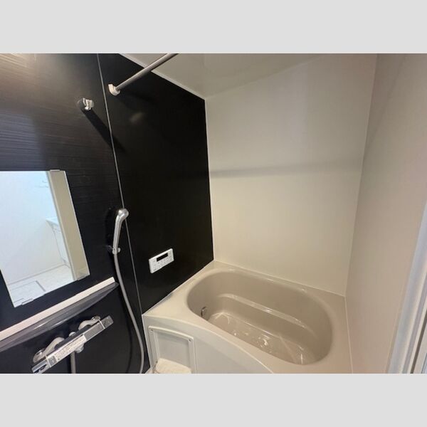 バス (追い焚き給湯機能付き浴室)