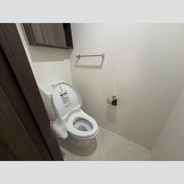 トイレ (温水洗浄暖房便座)