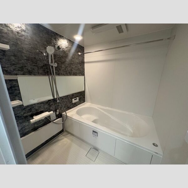 バス (追い焚き給湯機能付き浴室)