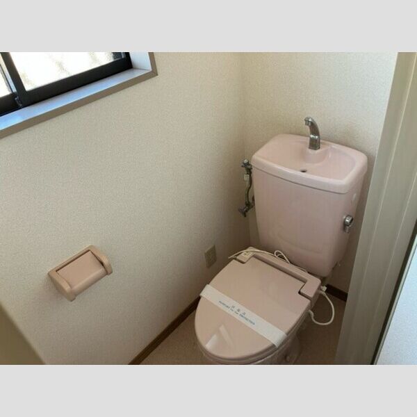 トイレ (トイレ)