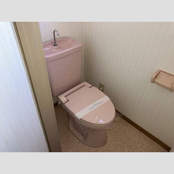 トイレ (トイレ)