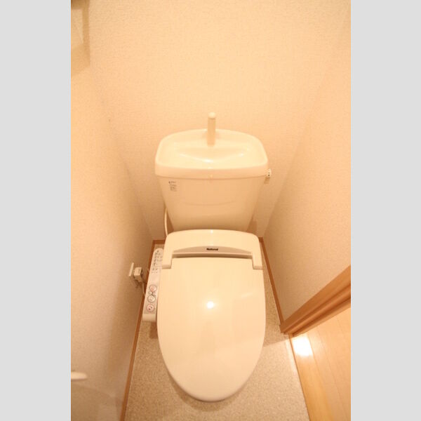トイレ (トイレ)