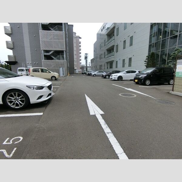駐車場 (駐車場)