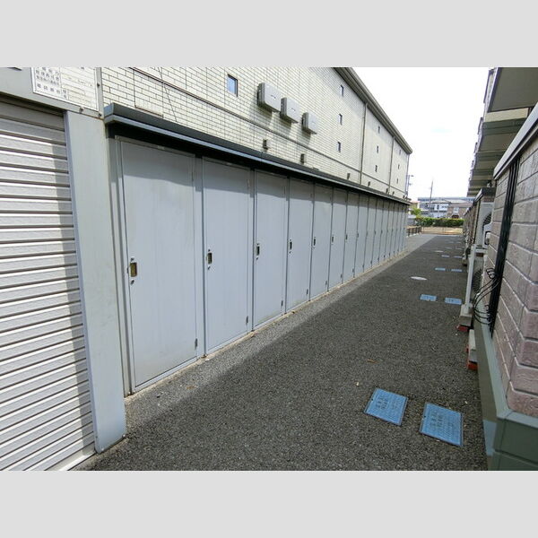 現地周辺 (物置)