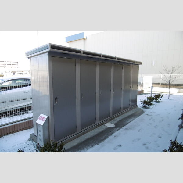 現地周辺 (物置)