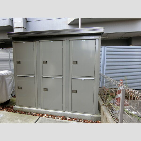 現地周辺 (物置)