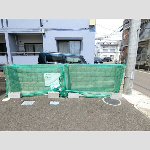 現地周辺 (ゴミ置場)