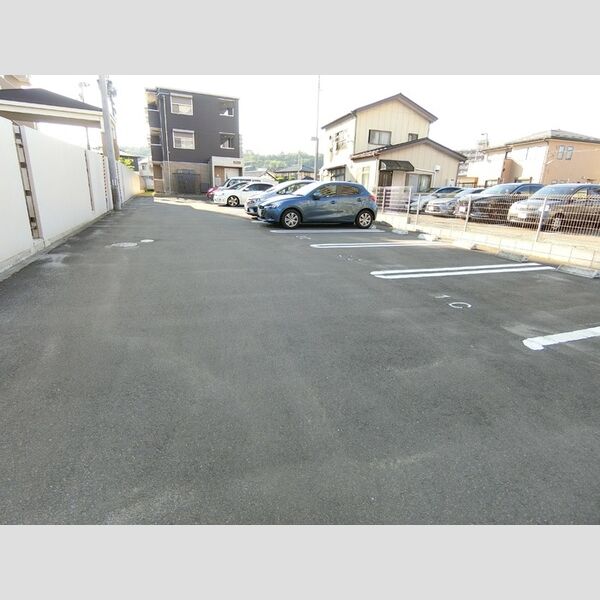 駐車場 (駐車場)