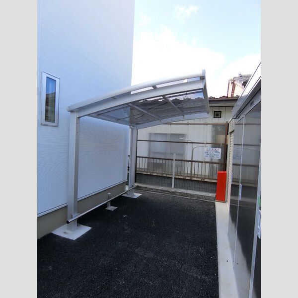 現地周辺 (駐輪場)