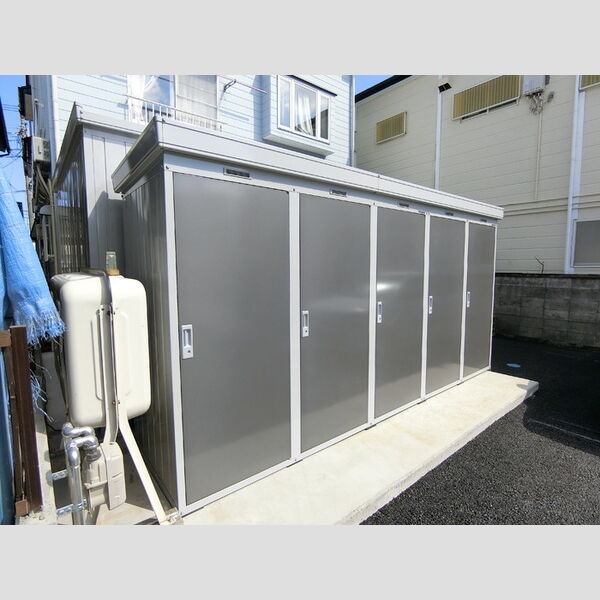 現地周辺 (物置)