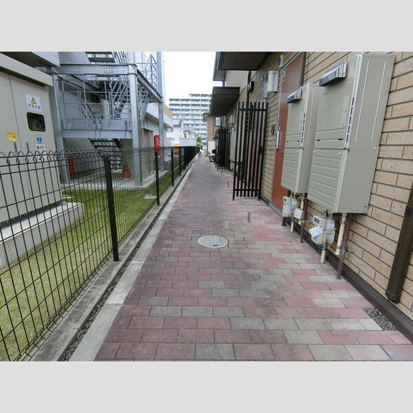 エントランス (エントランス)