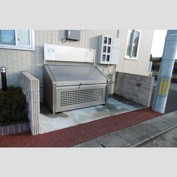 現地周辺 (ゴミ置き場)