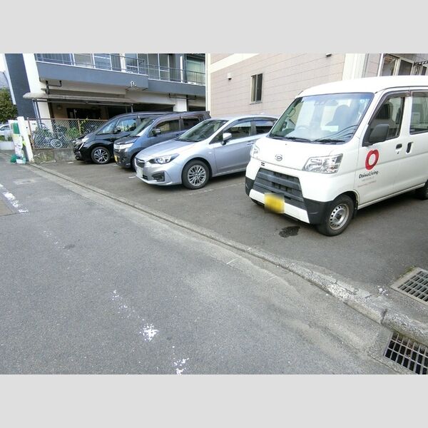 駐車場 (駐車場)
