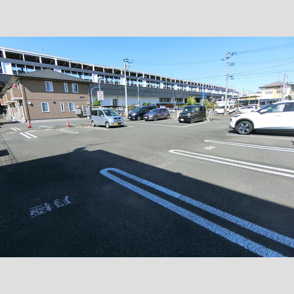 駐車場 (駐車場)
