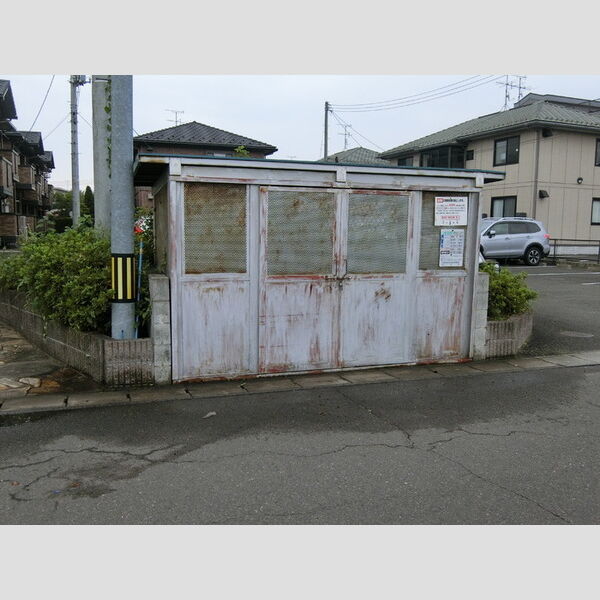 現地周辺 (ごみ集積所)