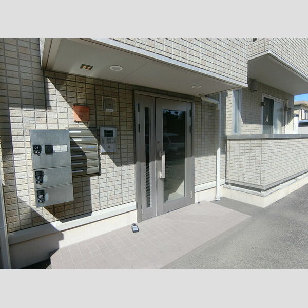 エントランス (エントランス)