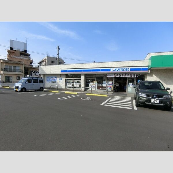 現地周辺 (コンビニエンスストア)