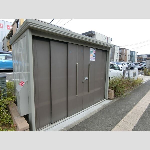 現地周辺 (ゴミ置場)