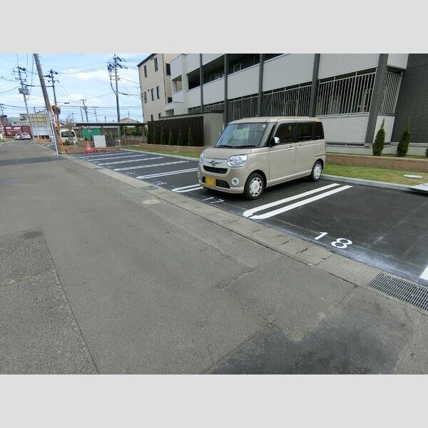駐車場 (駐車場)