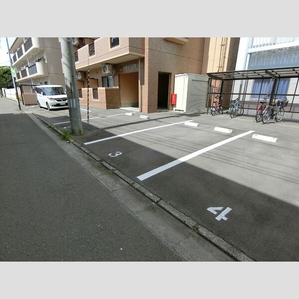 駐車場 (駐車場)