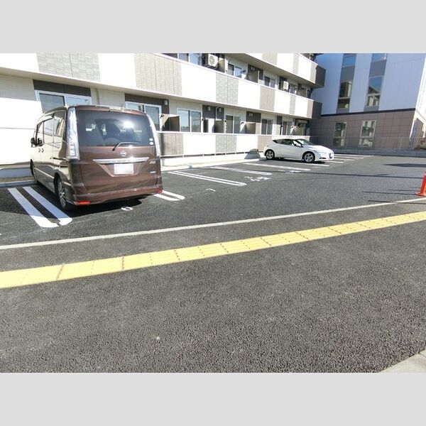 駐車場 (駐車場)