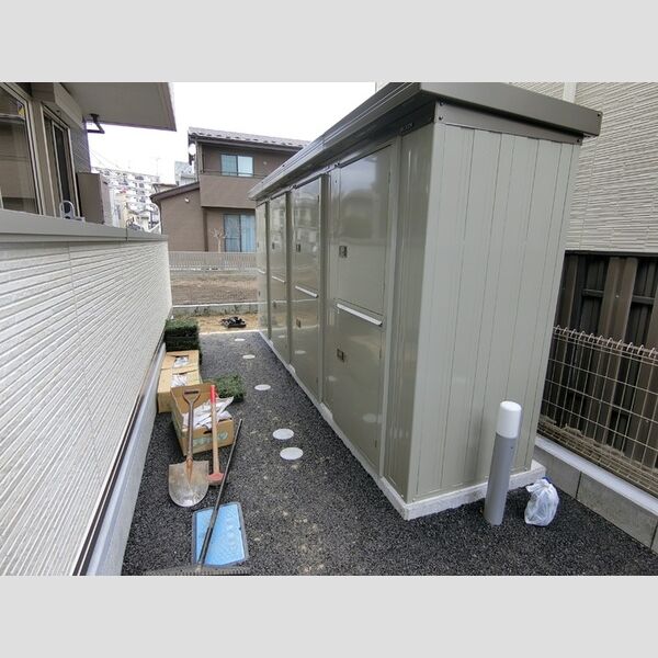 現地周辺 (物置)