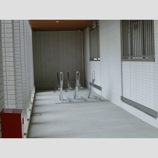 現地周辺 (駐輪場)