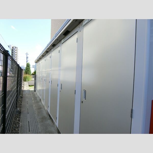 現地周辺 (物置)