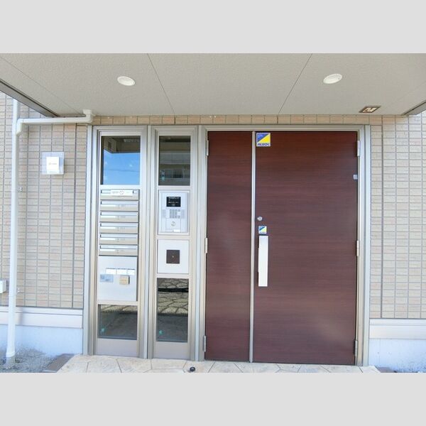 エントランス (エントランス)