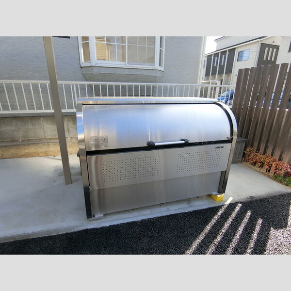 現地周辺 (ゴミ置き場)