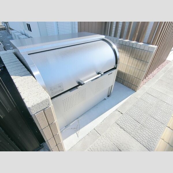 現地周辺 (ゴミステーション)