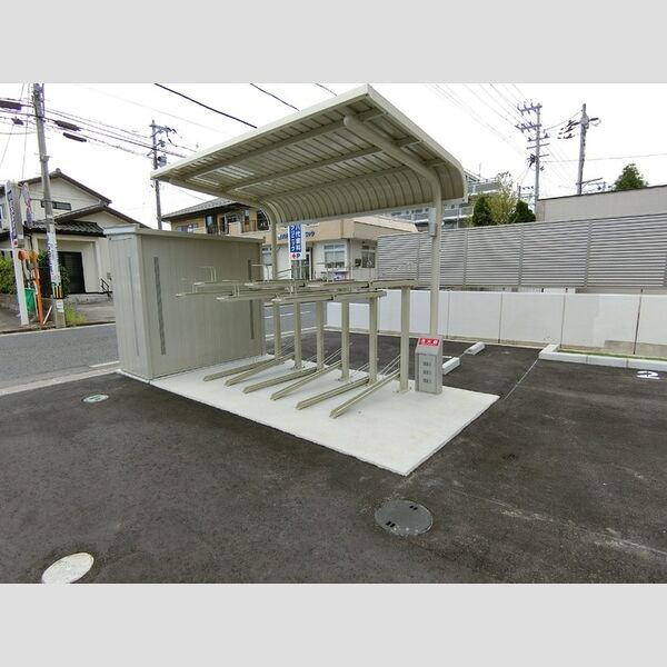 現地周辺 (駐輪場)