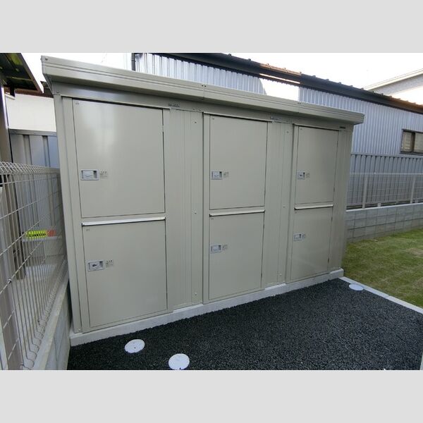 現地周辺 (物置)